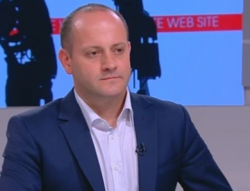 Радан Кънев: ГЕРБ крият кандидата си под бурка, преговарят с ДПС
