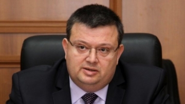 Цацаров за Бат Сали: Извършил е престъпления, затова му искам имунитета