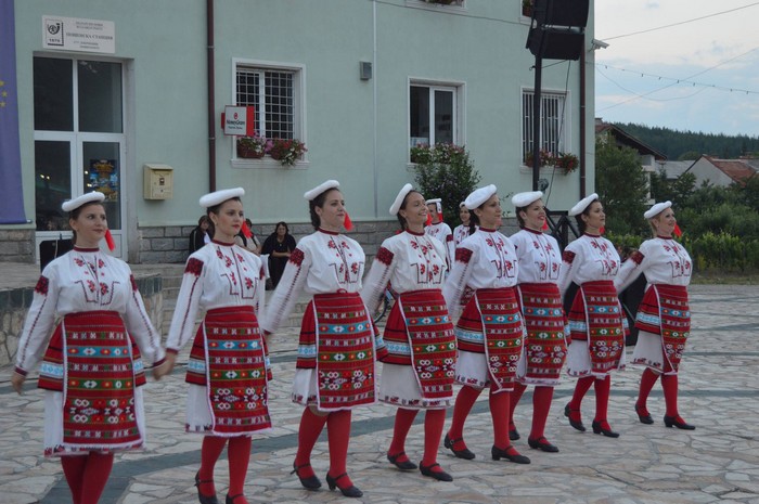 Ансамбъл Веселие превзе Добринище (СНИМКИ)