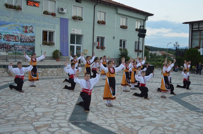 Ансамбъл Веселие превзе Добринище (СНИМКИ)