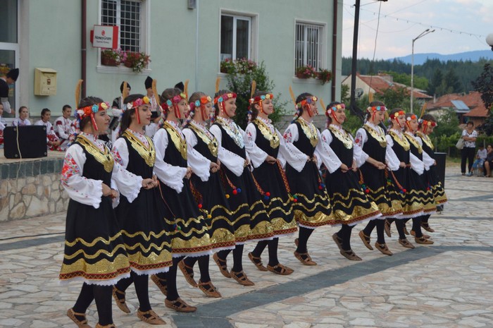 Ансамбъл Веселие превзе Добринище (СНИМКИ)