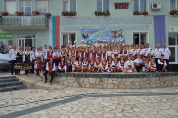 Ансамбъл Веселие превзе Добринище (СНИМКИ)