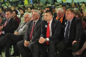 ББЦ с пакет облекчения за бизнеса, ако наеме млади хора