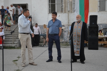 Кметът Камбитов поздрави жителите на благоевградското село Бело поле