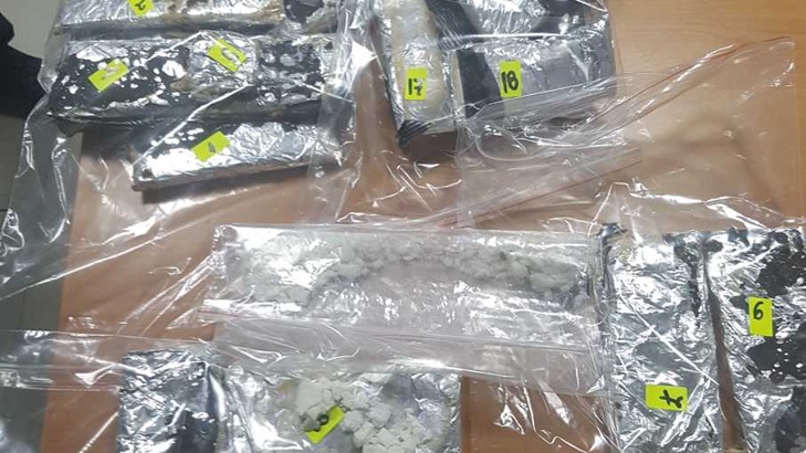 4,3 кг кокаин откриха митнически служители на летище София