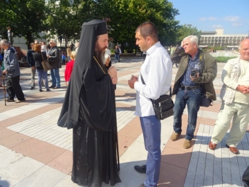 РЕЧЕНО СТОРЕНО! Негово Високо Преосвещенство Митрополит Серафим ще направи първа копка на църквата в село Изгрев