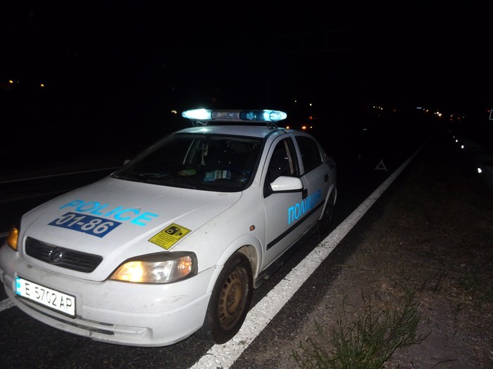 Катастрофа между ТИР и два леки автомобила е станала на ГП Е-79, в района на Кресненското ханче