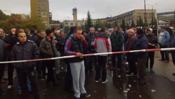 Рекет! Плащат на миньорите, само ако спрат с протестите