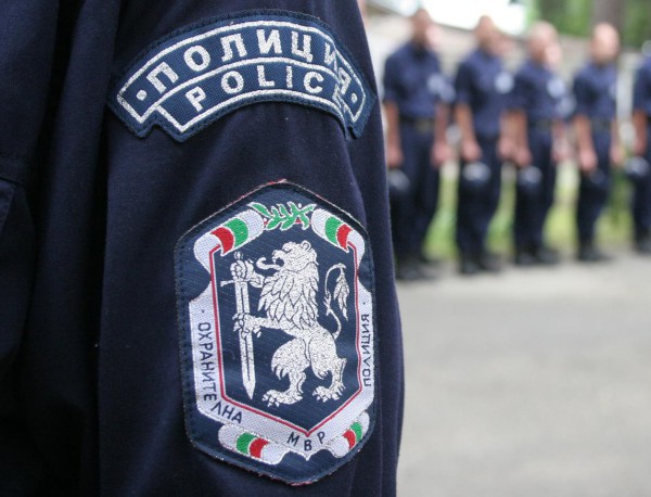 78 кг контрабанден тютюн е открит при проверка на лек автомобил на главен път Е-79 в района на ж.к.  Струмско”