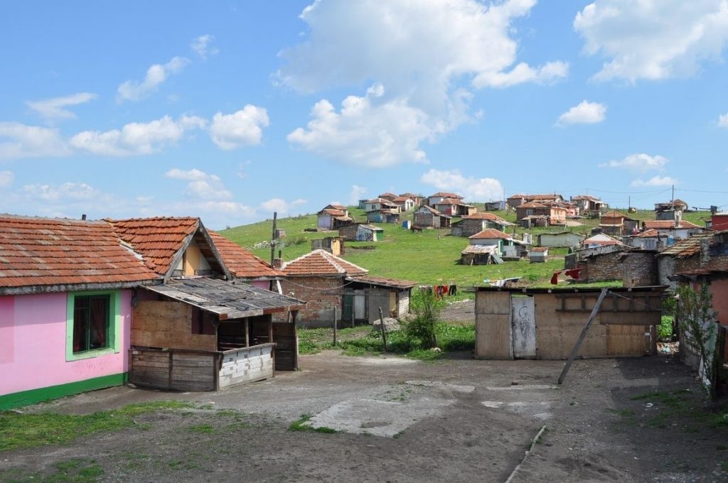 Референдумът за ромската махала в Гърмен стигна до съда