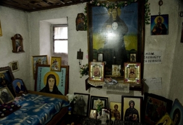 Коледно чудо! 6-годишно момченце проговори на гроба на Преподобна Стойна