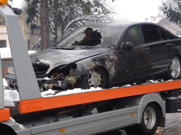 Нарковойната в Разлог продължава! Запалиха мерцедеса на Пежо тази нощ