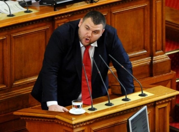 ДПС с оферта към ГЕРБ за управление, Пеевски прави икономическата програма