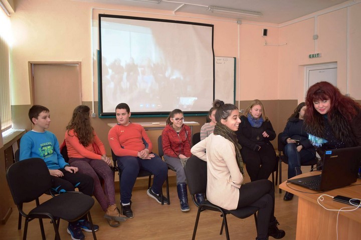 Конферентна връзка Кресна-Троян на млади творци и журналисти  снимка 3